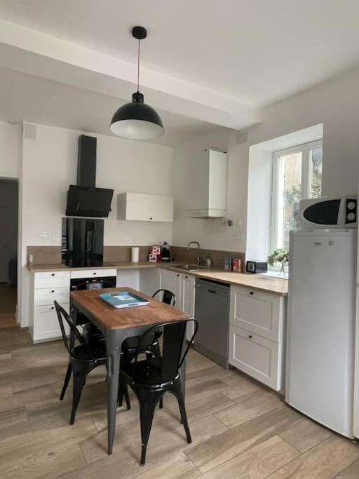 Agreable Gite Au Coeur Du Centre Ville 4 Personnes Chagny  Exterior foto